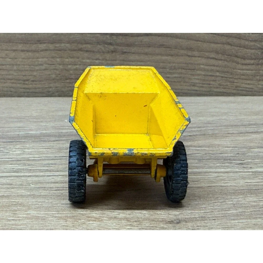 Lesney Matchbox No. 10 Dinkum Dumper Major Pack 1:64 - Vintage